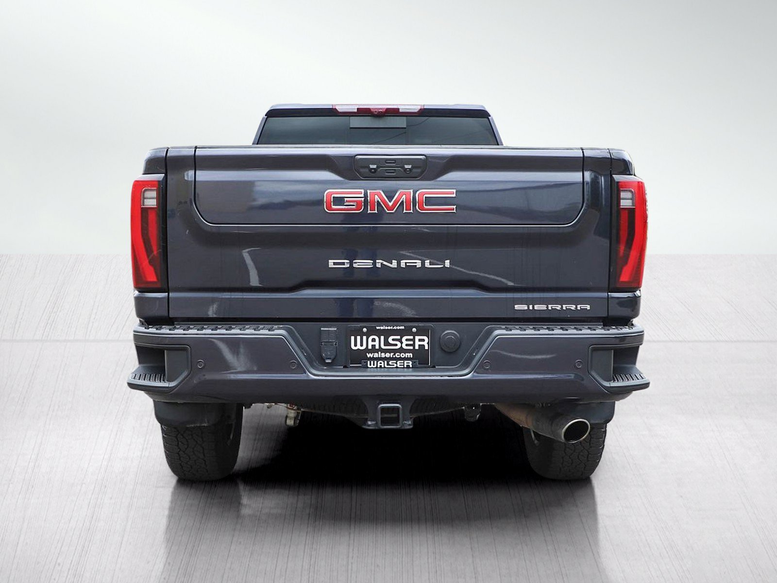 Used 2024 GMC Sierra 3500 Denali w/ Technology Package AWD/4WD image 4