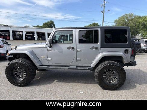 Used 2013 Jeep Wrangler Unlimited Sahara w/ Connectivity Group AWD/4WD image 4