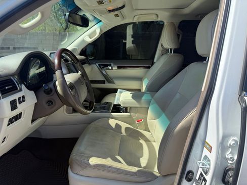 Used 2019 Lexus GX 460 Premium w/ Premium Package AWD/4WD image 13