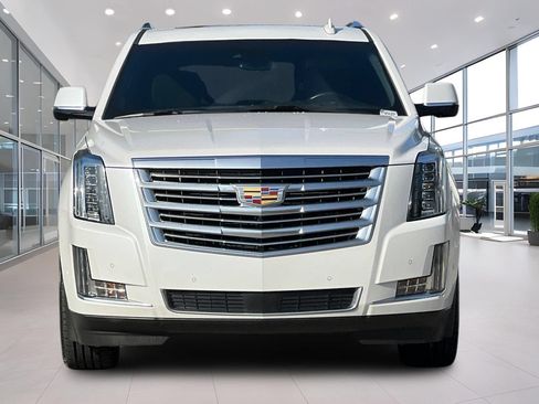Used 2019 Cadillac Escalade ESV Platinum AWD/4WD image 9