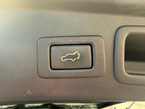 Used 2017 Subaru Forester 2.5i Touring AWD/4WD image 27