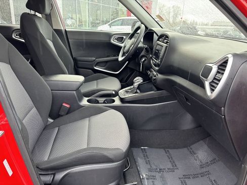 Used 2024 Kia Soul LX w/ Option Group 015 image 30