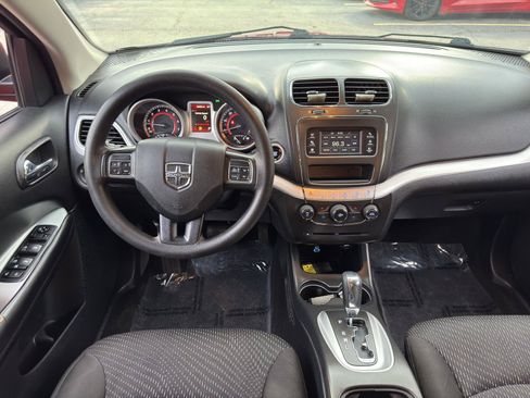 Used 2020 Dodge Journey SE w/ Blacktop Package FWD image 34