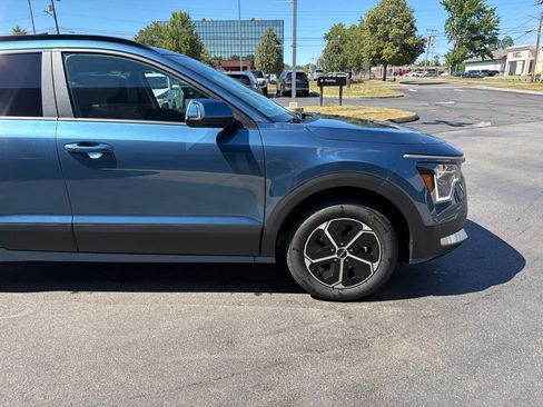 New 2026 Kia Niro EX FWD image 6