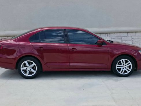 Used 2018 Volkswagen Jetta S FWD image 2
