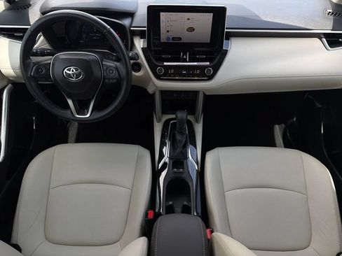 Used 2024 Toyota Corolla Cross XLE FWD image 9