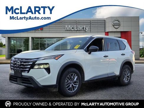 Used 2025 Nissan Rogue S AWD/4WD image 1
