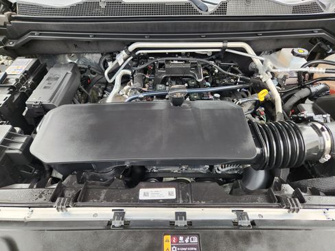 Used 2026 Chevrolet Colorado Z71 AWD/4WD image 25
