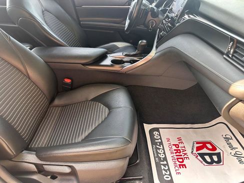 Used 2021 Toyota Camry SE FWD image 22