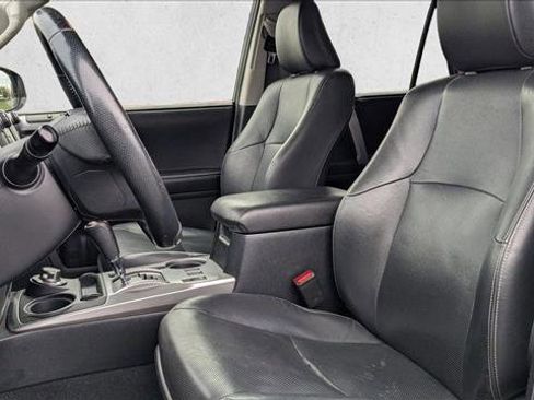 Used 2017 Toyota 4Runner Limited AWD/4WD image 23