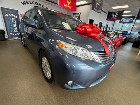 Used 2016 Toyota Sienna XLE w/ XLE Navigation Package AWD/4WD image 14