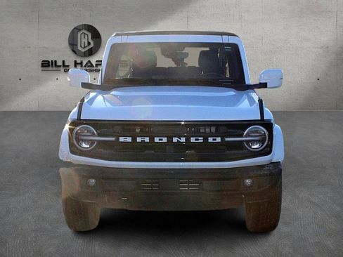 Used 2024 Ford Bronco Outer Banks image 2