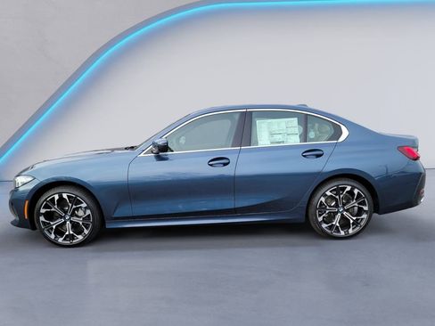 Used 2025 BMW 330i xDrive Sedan w/ Convenience Package image 5