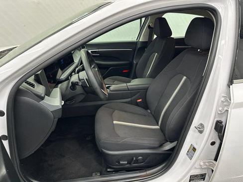 Used 2025 Hyundai Sonata SEL FWD image 9
