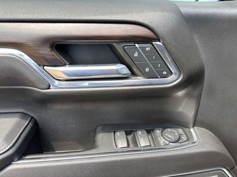 Used 2023 GMC Sierra 1500 SLT AWD/4WD image 25