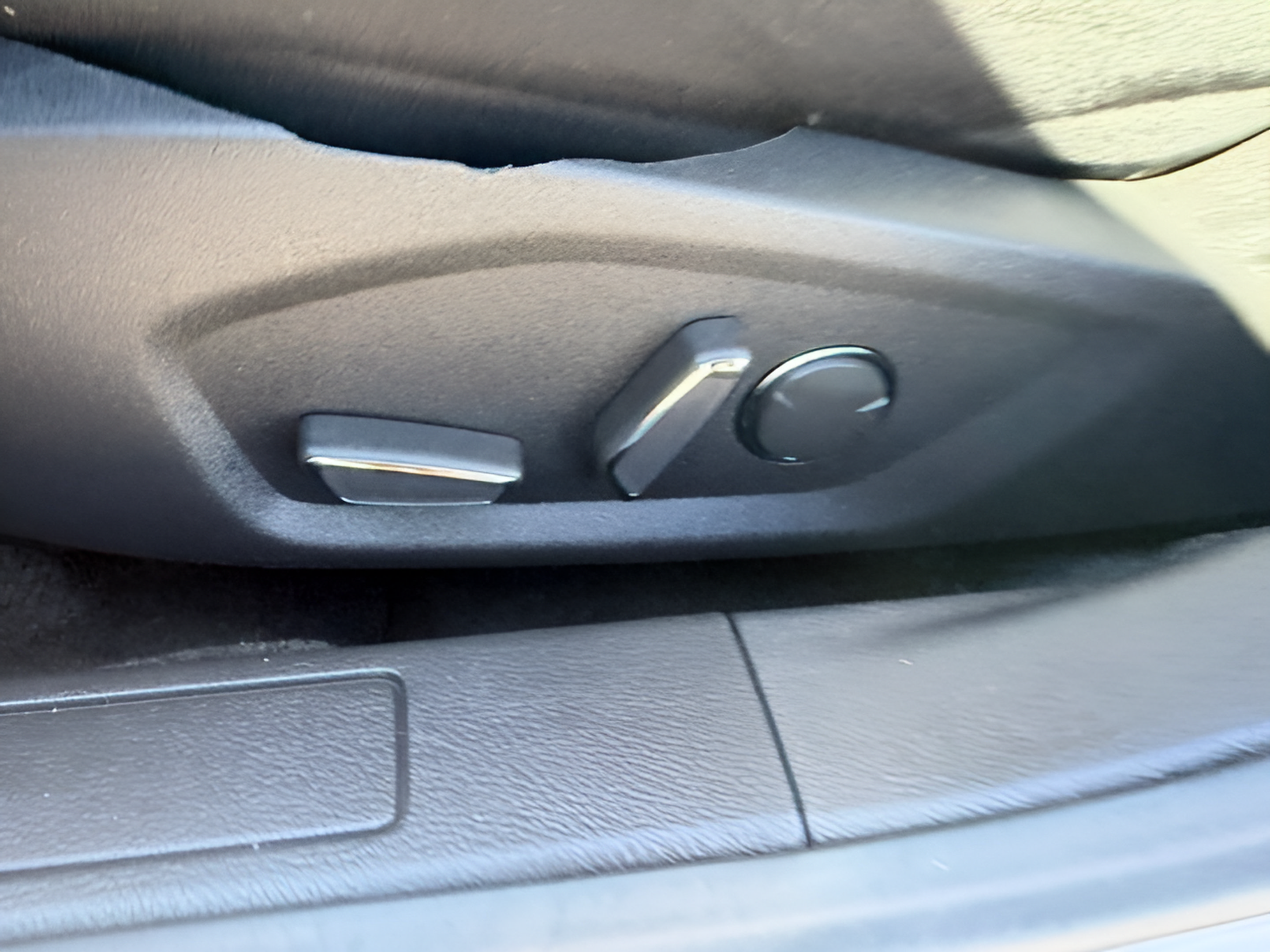 Used 2016 Ford Fusion SE FWD image 22