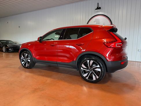 Used 2023 Volvo XC40 B5 Plus w/ Protection Package Premier AWD/4WD image 12
