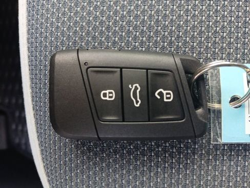 New 2025 Volkswagen Taos S image 27