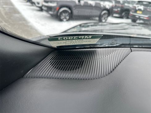 Used 2022 Jeep Wagoneer Series II w/ Premium Group I image 23