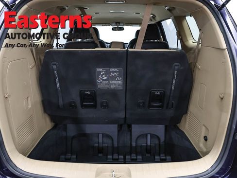 Used 2021 Kia Sedona EX image 8