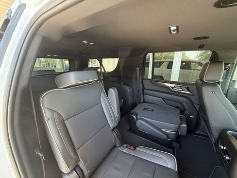 New 2026 GMC Yukon XL Elevation image 15