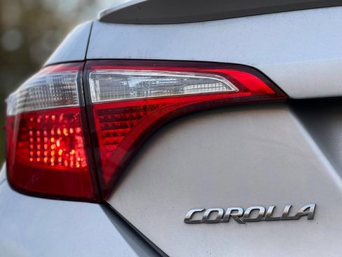 Used 2016 Toyota Corolla S image 12