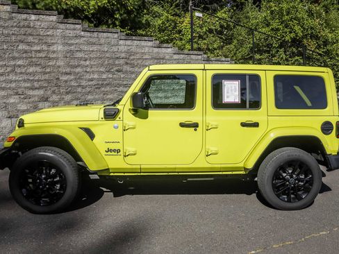 Used 2024 Jeep Wrangler Unlimited Sahara image 10