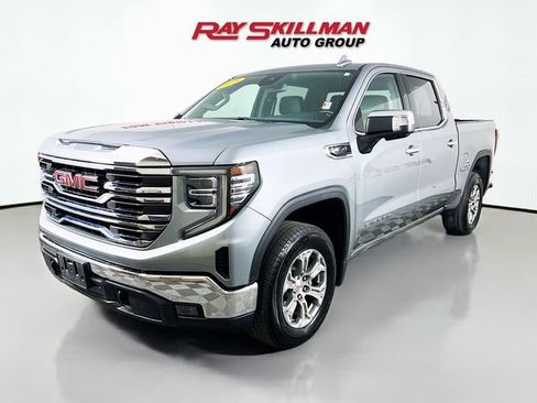 Used 2025 GMC Sierra 1500 SLT image 3