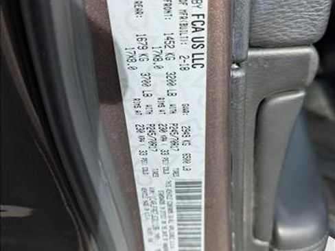 Used 2018 Jeep Grand Cherokee Laredo AWD/4WD image 16