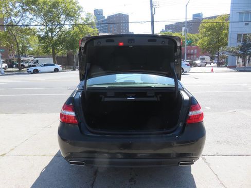 Used 2013 Mercedes-Benz E 350 4MATIC Sedan image 23