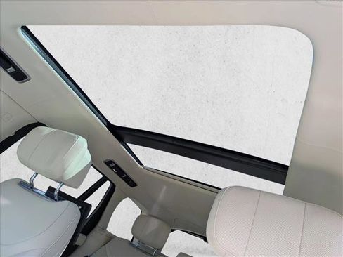Used 2024 Land Rover Range Rover Long Wheelbase Autobiography image 13
