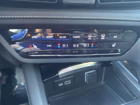 Used 2023 Buick Envision Essence image 26