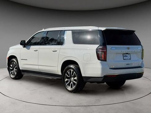 Used 2021 Chevrolet Suburban LT AWD/4WD image 7