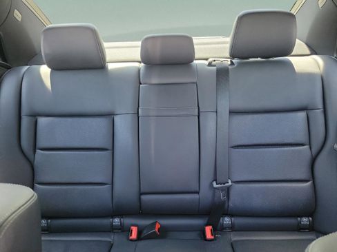 Used 2016 Mercedes-Benz E 350 4MATIC Sedan image 9