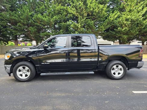 Used 2020 RAM 1500 Big Horn AWD/4WD image 3