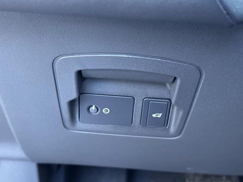 New 2026 Land Rover Range Rover Velar S image 29