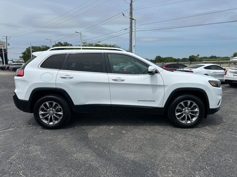 Used 2019 Jeep Cherokee Latitude Plus w/ Comfort/Convenience Group AWD/4WD image 6