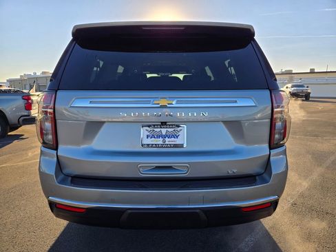 Used 2024 Chevrolet Suburban LT image 5