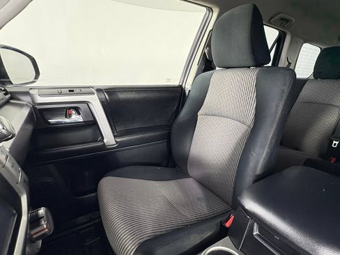 Used 2015 Toyota 4Runner SR5 AWD/4WD image 18