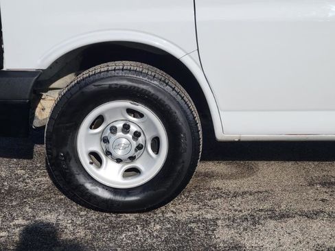 Used 2016 Chevrolet Express 2500 LS image 3