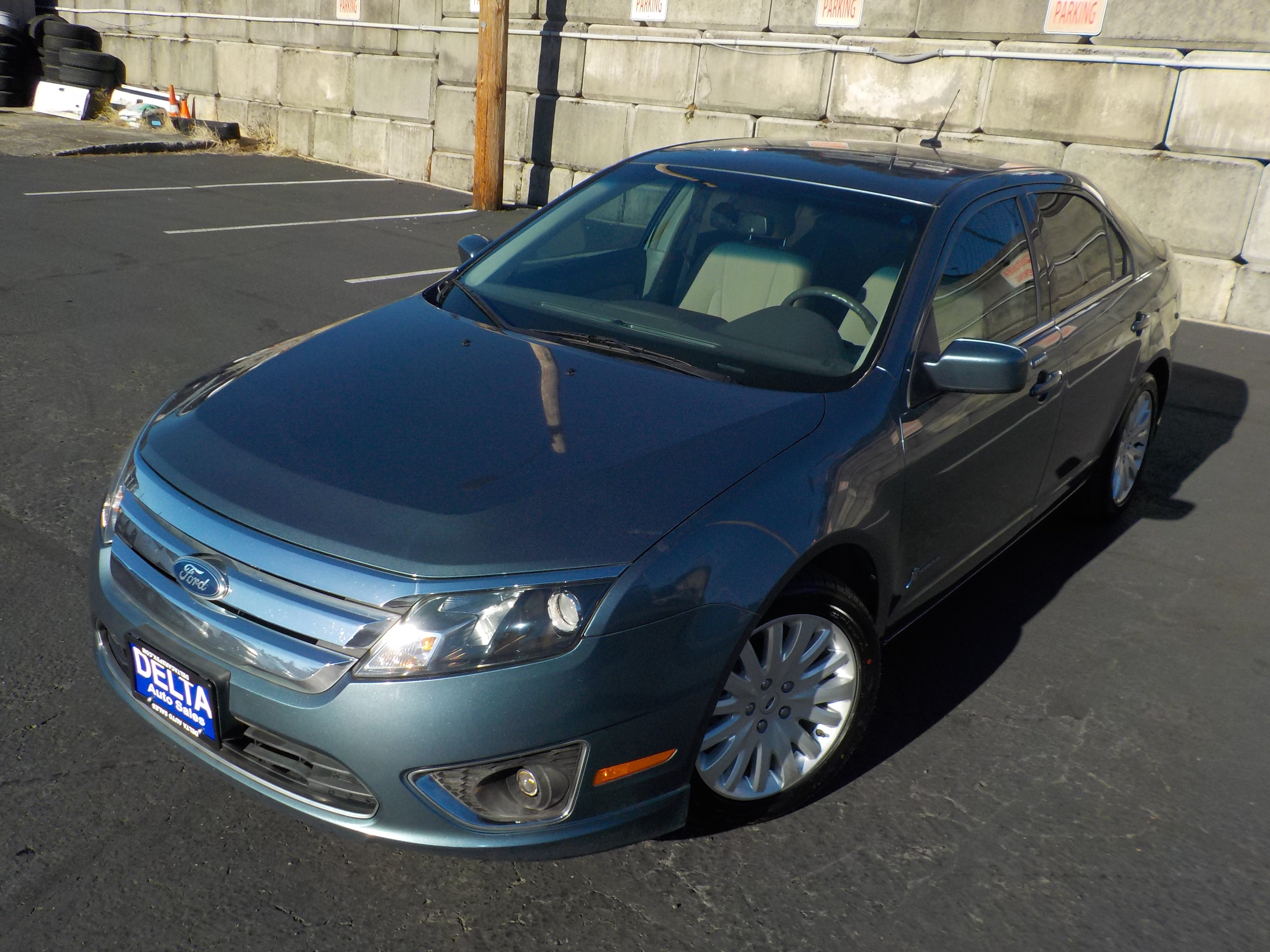 Used 2012 Ford Fusion Hybrid FWD image 4
