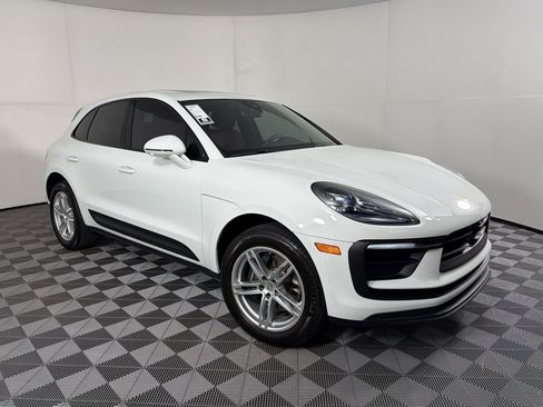 Used 2026 Porsche Macan AWD/4WD image 7