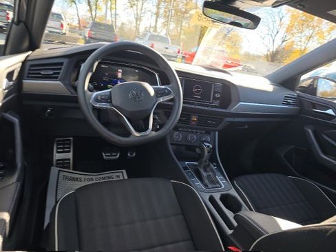 Used 2024 Volkswagen Jetta Sport image 17