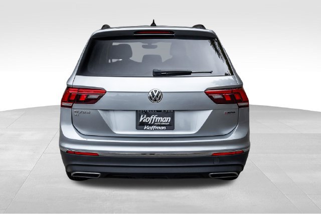 Used 2021 Volkswagen Tiguan SE w/ Panoramic Sunroof Package AWD/4WD image 8