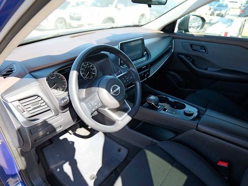 Used 2023 Nissan Rogue S image 9