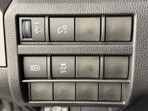 Used 2025 Toyota Tacoma SR5 AWD/4WD image 28
