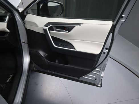 Used 2019 Toyota RAV4 XLE Premium w/ Cold Weather Package image 13