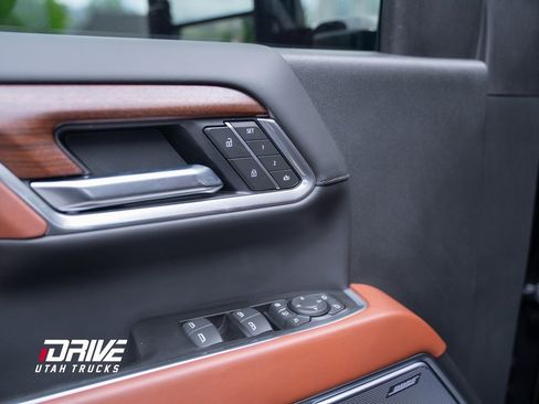 Used 2025 GMC Sierra 3500 Denali Ultimate image 34
