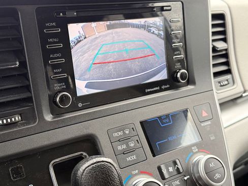 Certified 2020 Toyota Sienna LE image 36