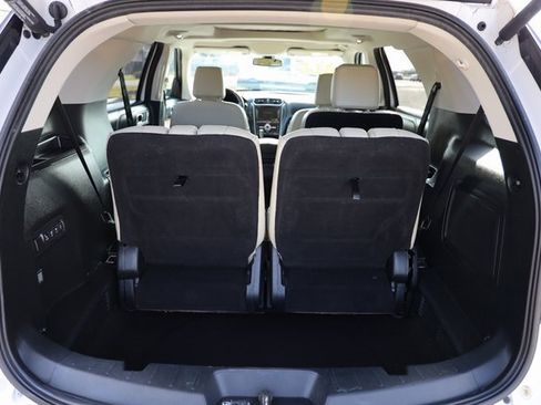 Used 2018 Ford Explorer Platinum image 15